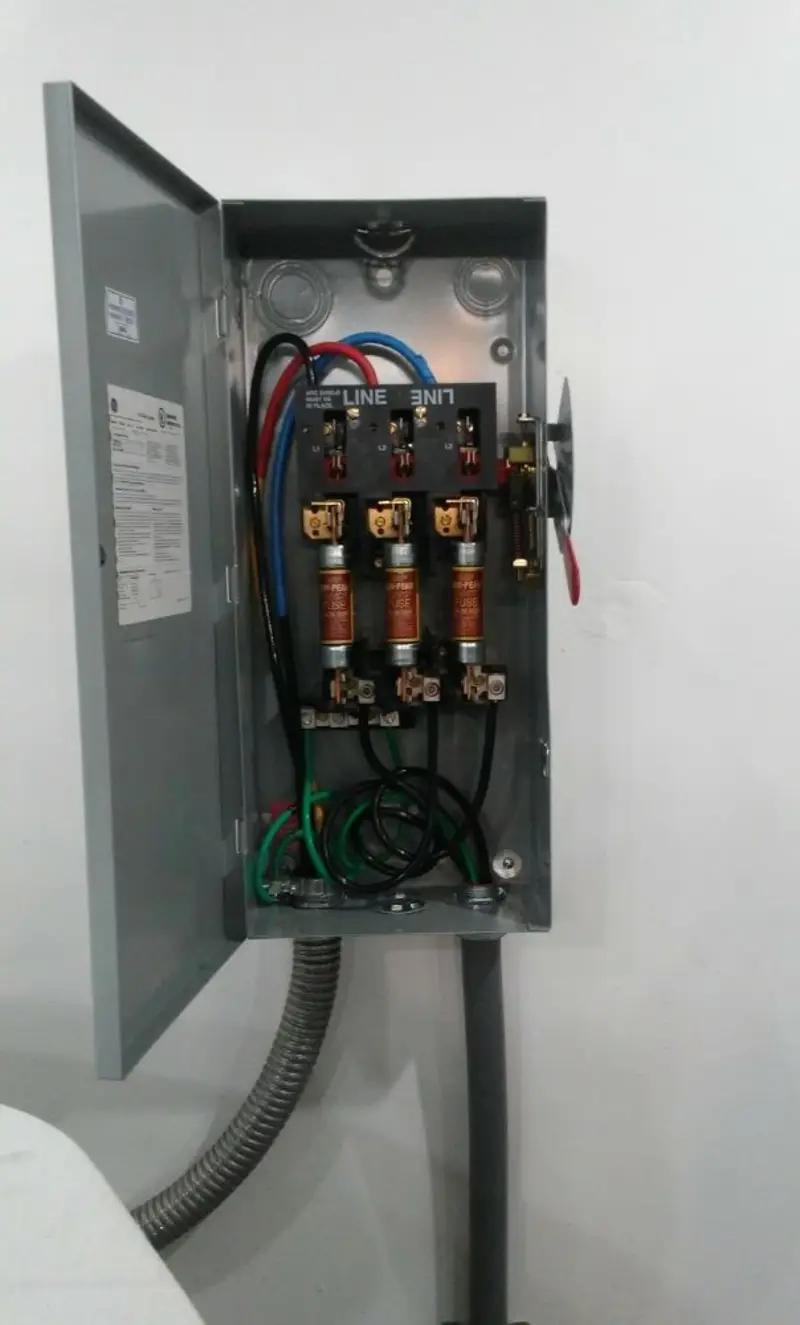 Three-phase disconnect switch installed for Electrical Wiring & Rewiring in Old Stine